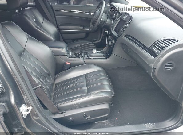 2C3CCABG0PH561121 2023 CHRYSLER 300 Серый Вид салона спереди