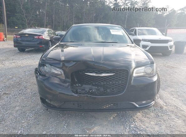 2C3CCABG1GH207804 2016 CHRYSLER 300 Black Rear interior view