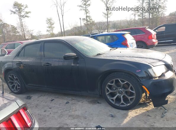 2C3CCABG6HH663007 2017 CHRYSLER 300 Черный Вид задней части салона