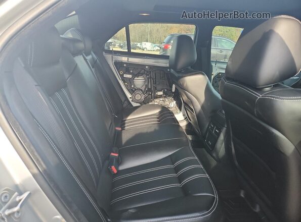 2C3CCABG8NH116347 2022 CHRYSLER 300 Silver Rear seats view