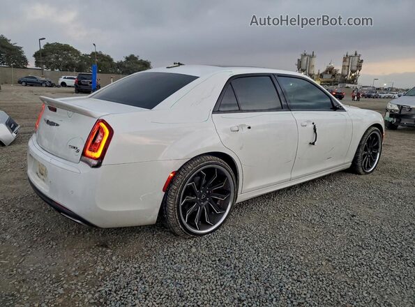2C3CCABGXHH572368 2017 CHRYSLER 300 White Tył prawy