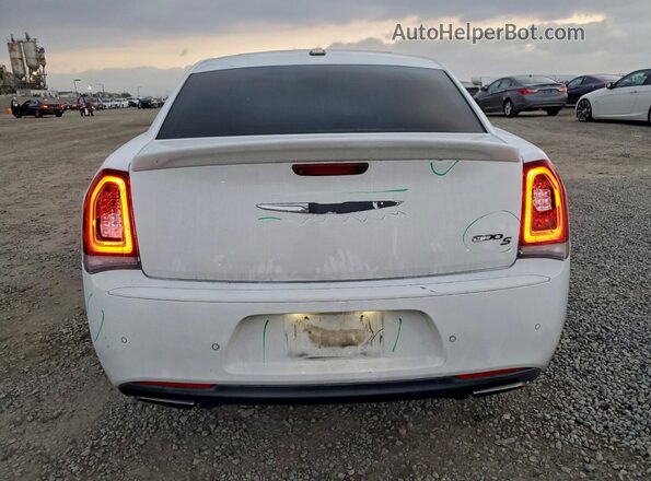 2C3CCABGXHH572368 2017 CHRYSLER 300 White Widok z tyłu