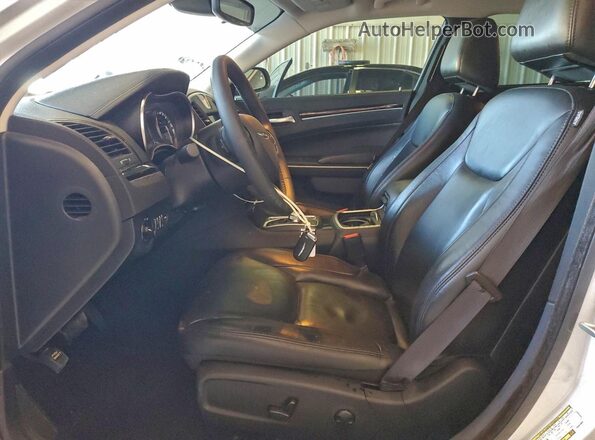 2C3CCADG8PH652604 2023 CHRYSLER 300 White Вид салону спереду