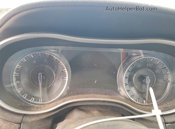 2C3CCAEG3GH190032 2016 CHRYSLER 300 Черный Вид щитка приборов