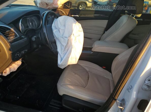 2C3CCAEG6JH194048 2018 CHRYSLER 300 White Widok wnętrza z przodu