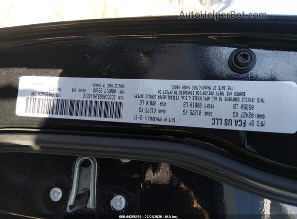 2C3CCAGG3JH149212 2018 CHRYSLER 300 Черный Вид подкапотного пространства