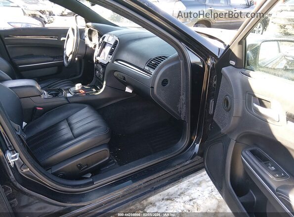 2C3CCAGG3JH149212 2018 CHRYSLER 300 Черный Вид салона спереди