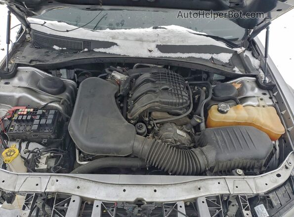 2C3CCAGG5HH540436 2017 CHRYSLER 300 Серебряный Вид задней части салона