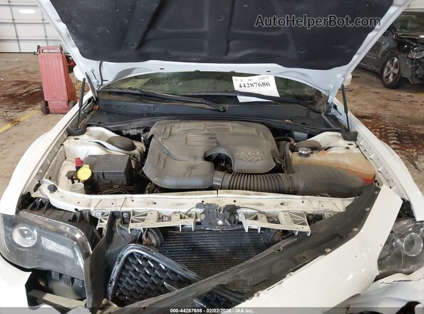 2C3CCAGG9HH648090 2017 CHRYSLER 300 White Widok z tyłu