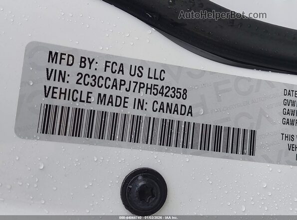 2C3CCAPJ7PH542358 2023 CHRYSLER 300 White Вид підкапотного простору