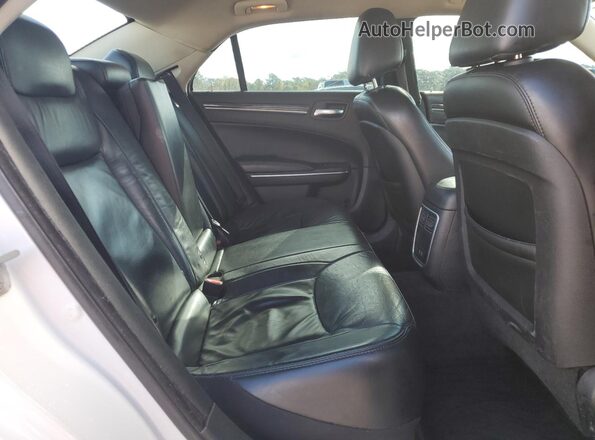 2C3CCARGXHH610364 2017 CHRYSLER 300 Белый Вид задних сидений