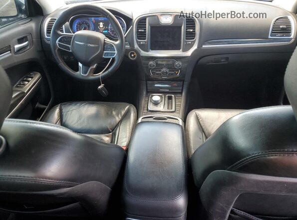 2C3CCARGXHH610364 2017 CHRYSLER 300 Белый Вид панели приборов