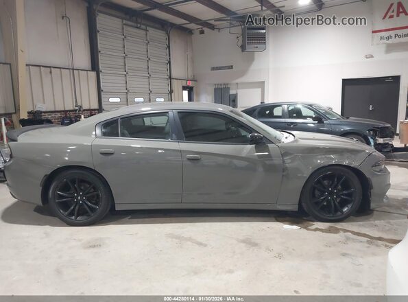 2C3CDXBG2JH336660 2018 DODGE CHARGER Серый Вид задней части салона