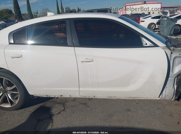 2C3CDXCT3GH194291 2016 DODGE CHARGER Белый Вид щитка приборов