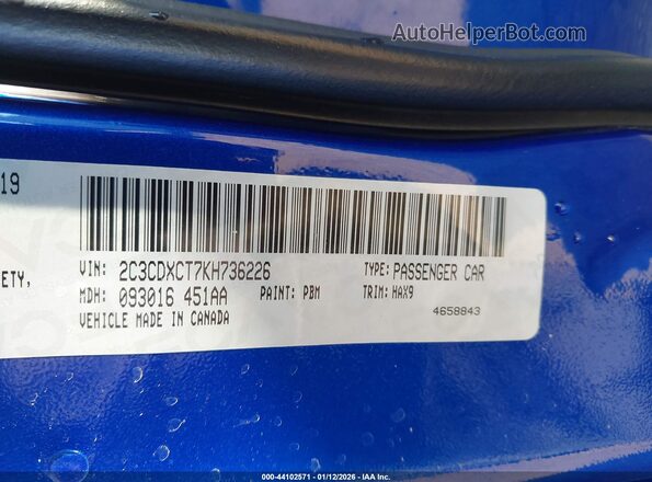 2C3CDXCT7KH736226 2019 DODGE CHARGER Blue Widok komory silnika