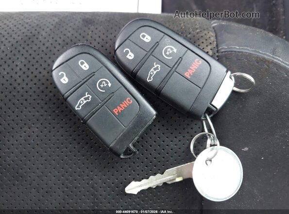 2C3CDXHG2JH273938 2018 DODGE CHARGER Белый Вид панели приборов