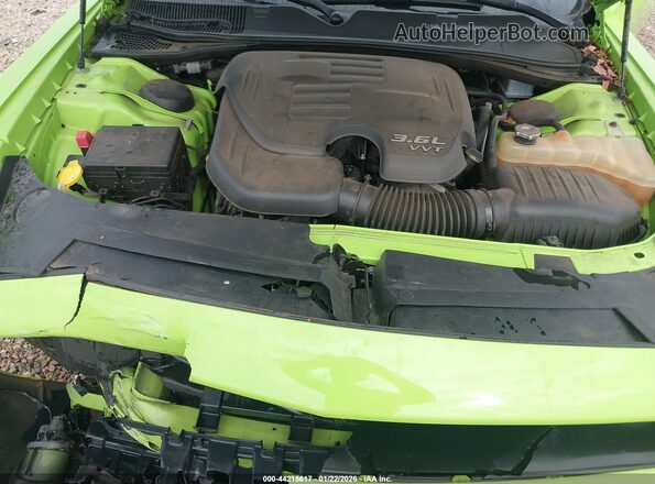 2C3CDZAG5KH741362 2019 DODGE CHALLENGER Зеленый Вид сзади