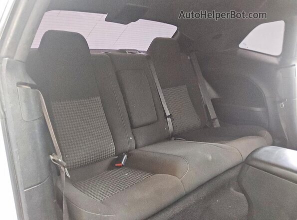 2C3CDZBT9LH210386 2020 DODGE CHALLENGER Серебряный Вид задних сидений