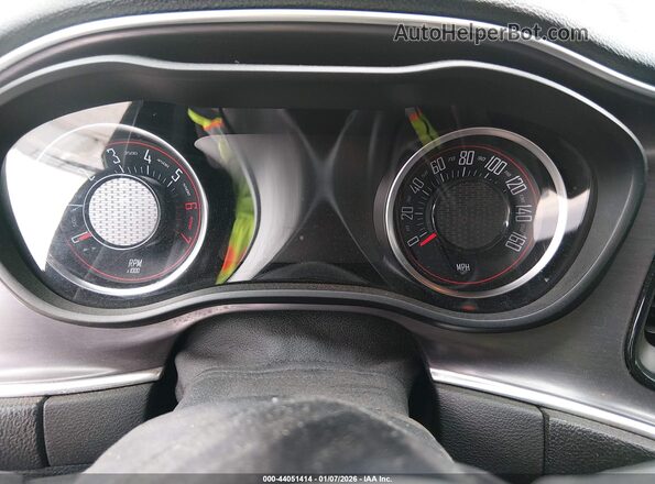 2C3CDZBTXHH637874 2017 DODGE CHALLENGER Серый Вид задних сидений