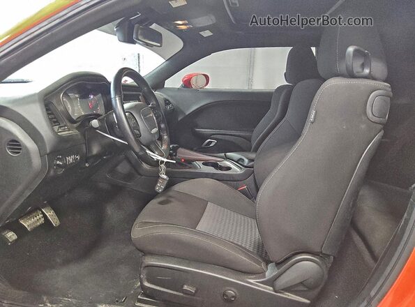 2C3CDZBTXPH688581 2023 DODGE CHALLENGER Orange Front interior view