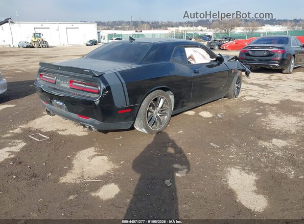 2C3CDZFJ0GH153901 2016 DODGE CHALLENGER Black Задня права чверть