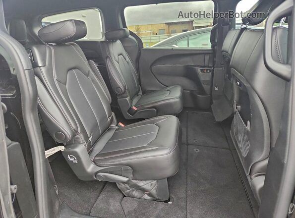 2C4RC1BG2TR160809 2026 CHRYSLER PACIFICA Черный Вид задней части салона