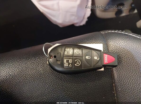 2C4RC1BG7GR199434 2016 CHRYSLER TOWN & COUNTRY Red Вид панелі приладів