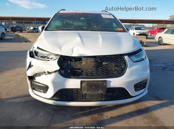 2C4RC1BG7PR629382 2023 CHRYSLER PACIFICA White Вид щитка приладів
