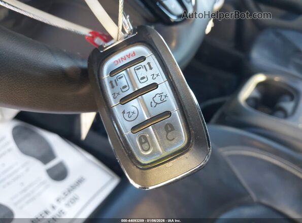 2C4RC1BG7PR629382 2023 CHRYSLER PACIFICA White Вид панелі приладів