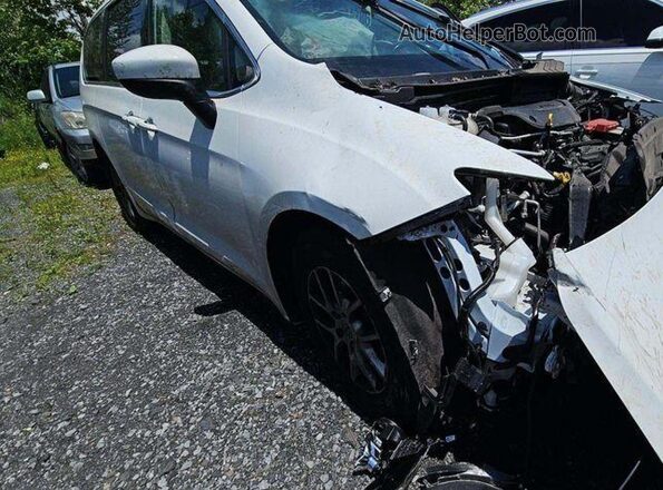 2C4RC1CG0NR103347 2022 CHRYSLER VOYAGER  Вид салона спереди