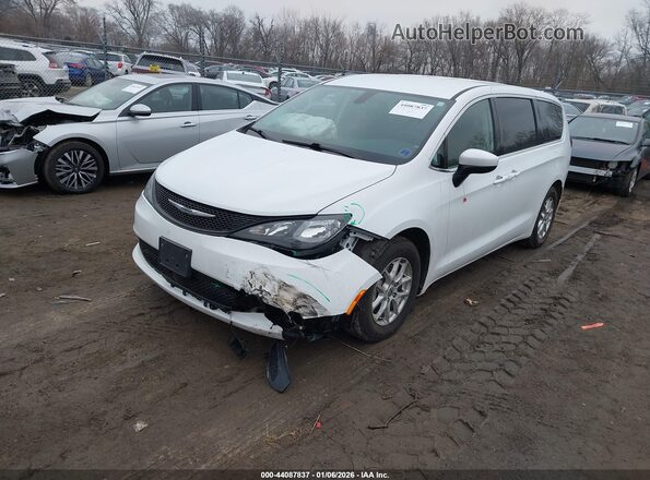 2C4RC1CG0NR105065 2022 CHRYSLER VOYAGER Белый Передняя левая четверть