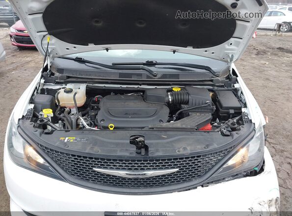 2C4RC1CG0NR105065 2022 CHRYSLER VOYAGER Белый Вид сзади