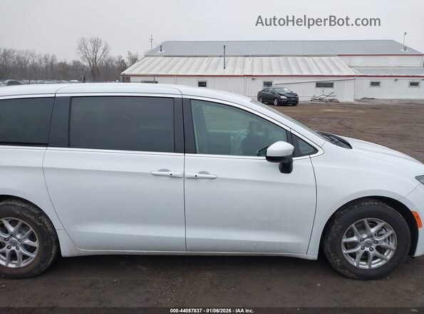 2C4RC1CG0NR105065 2022 CHRYSLER VOYAGER Белый Панорамный вид салона 360°