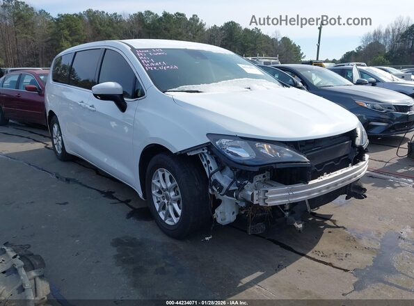 2C4RC1CG2PR534548 2023 CHRYSLER VOYAGER Белый Передняя правая четверть