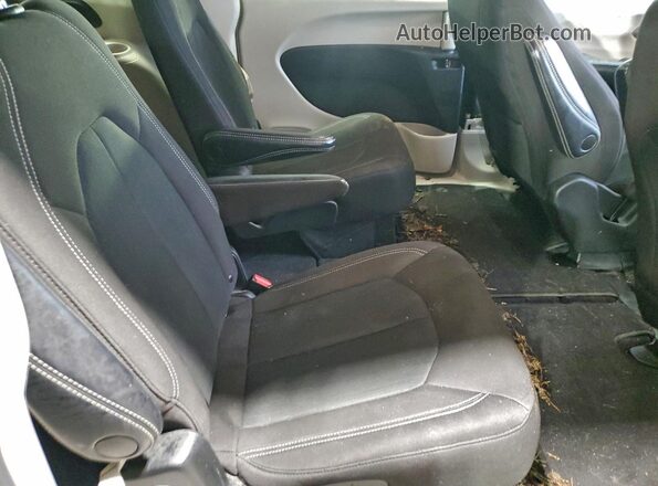 2C4RC1CGXNR208588 2022 CHRYSLER VOYAGER Черный Вид задней части салона