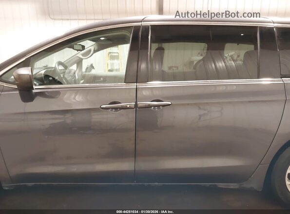 2C4RC1DG3HR824037 2017 CHRYSLER PACIFICA Gray Vista interior de 360 grados
