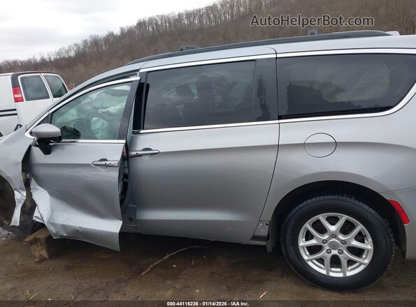 2C4RC1DG3LR286139 2020 CHRYSLER VOYAGER Silver 
