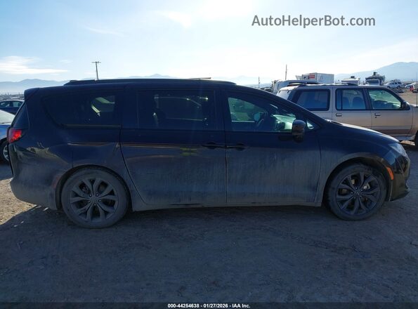 2C4RC1EGXJR365352 2018 CHRYSLER PACIFICA Фиолетовый Вид задней части салона