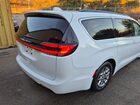 2022 Chrysler Pacifica Touring vin: 2C4RC1FG0NR103389