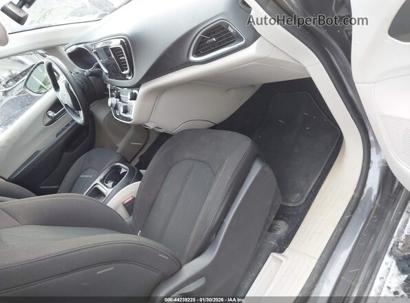 2C4RC1FG6LR223792 2020 CHRYSLER PACIFICA Серый Вид салона спереди