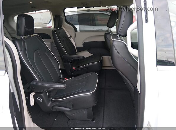 2C4RC1GG5PR575119 2023 CHRYSLER PACIFICA White VIN კოდის სტიკერის ხედი