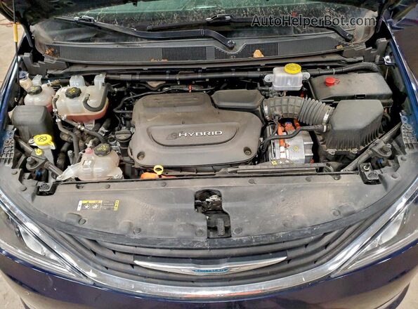 2C4RC1H75JR195283 2018 CHRYSLER PACIFICA Blue Vista del compartimento del motor