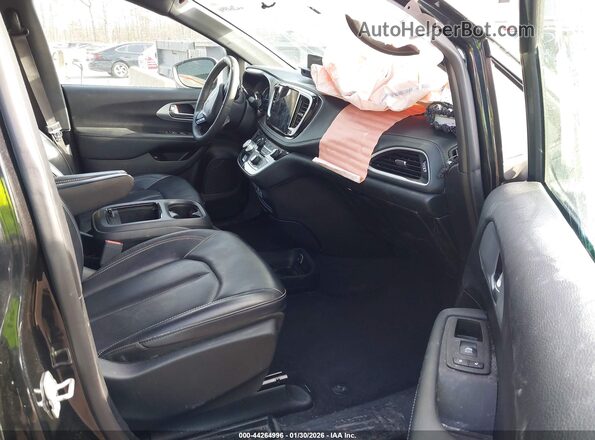 2C4RC1L75PR599202 2023 CHRYSLER PACIFICA Black Widok wnętrza z przodu