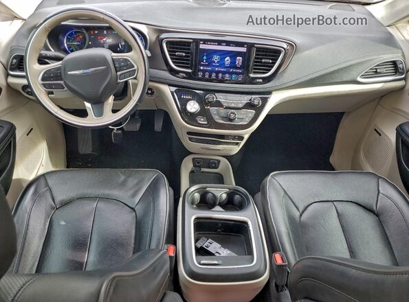 2C4RC1N73JR278182 2018 CHRYSLER PACIFICA Черный Вид панели приборов