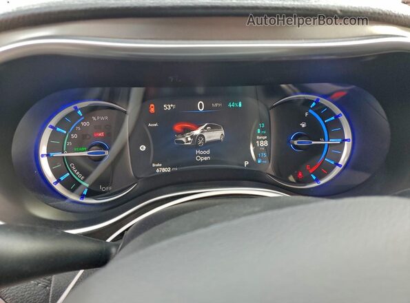 2C4RC1N73JR278182 2018 CHRYSLER PACIFICA Черный Вид щитка приборов