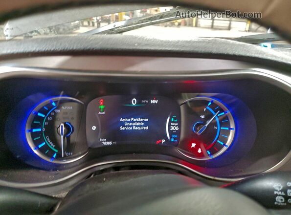 2C4RC1N74JR169696 2018 CHRYSLER PACIFICA Gray Widok zestawu wskaźników