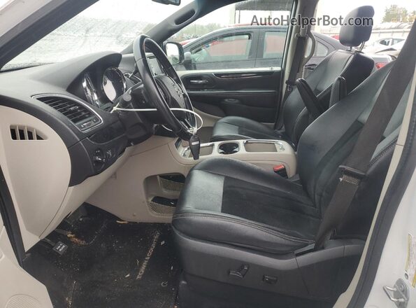 2C4RDGCG7JR216402 2018 DODGE GRAND White Front interior view