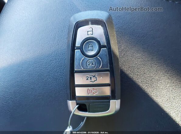 2FMPK3J82HBC59139 2017 FORD EDGE Темно-бордовый Вид панели приборов