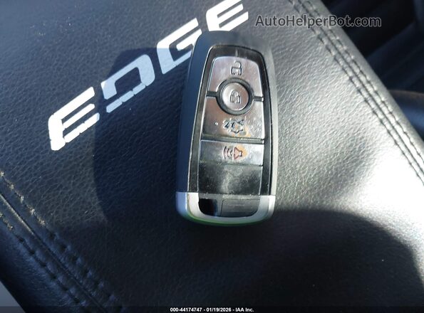 2FMPK4J92LBA45842 2020 FORD EDGE Темно-бордовый Вид панели приборов