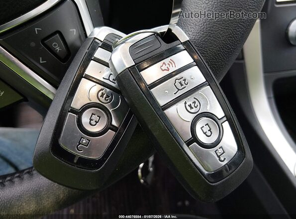 2FMPK4J95RBA15890 2024 FORD EDGE Yellow Vista del salpicadero